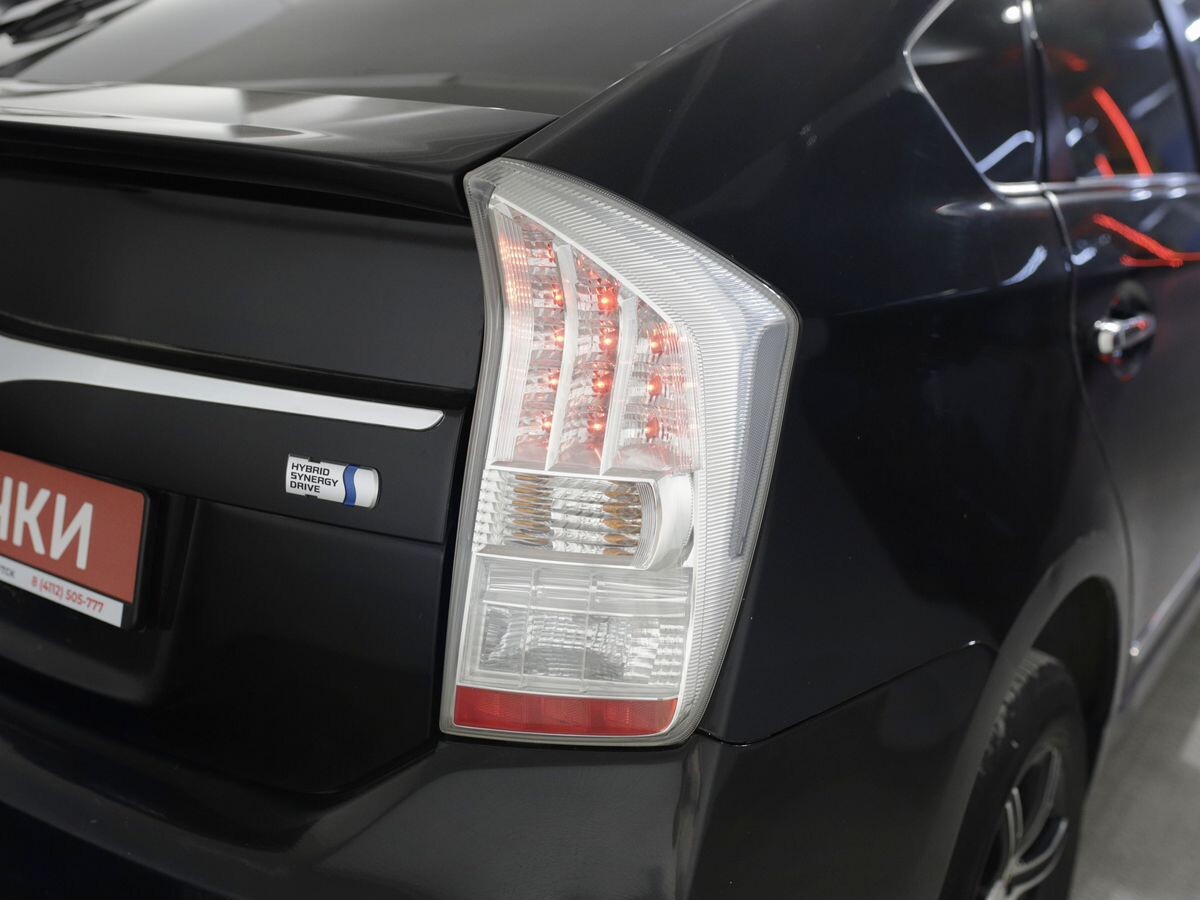 Toyota Prius 2011 - фото автомобиля