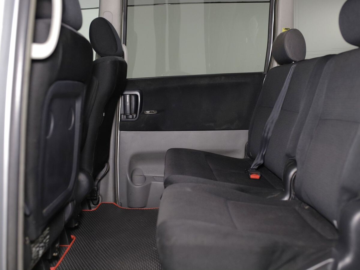 Toyota Noah 2005 - фото автомобиля