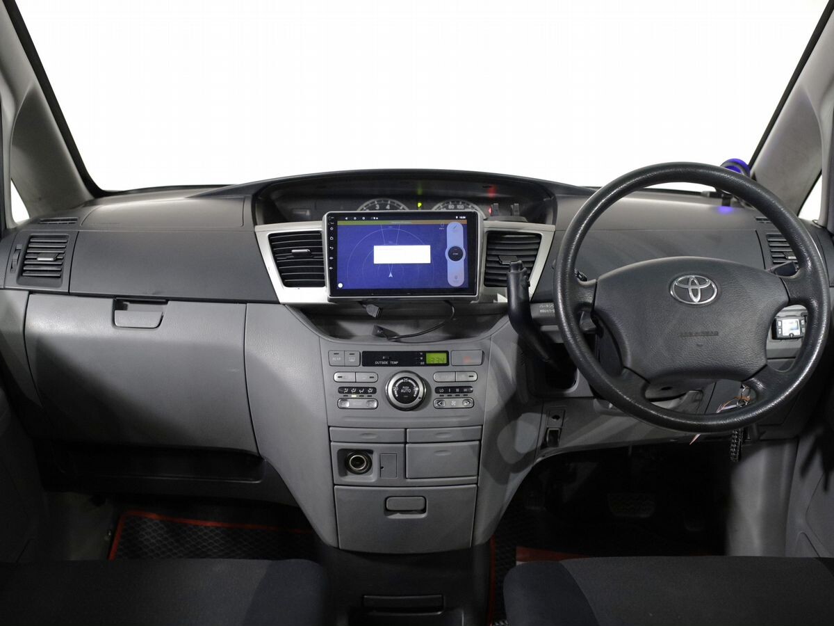 Toyota Noah 2005 - фото автомобиля