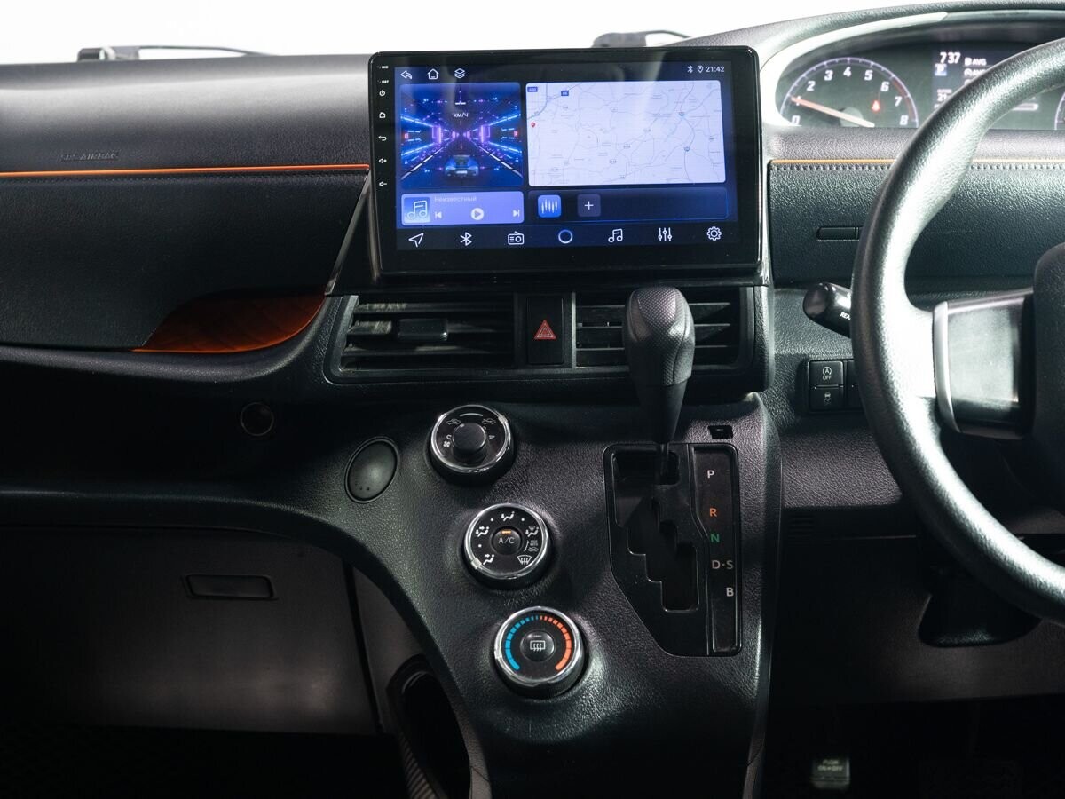 Toyota Sienta 2020 - фото автомобиля