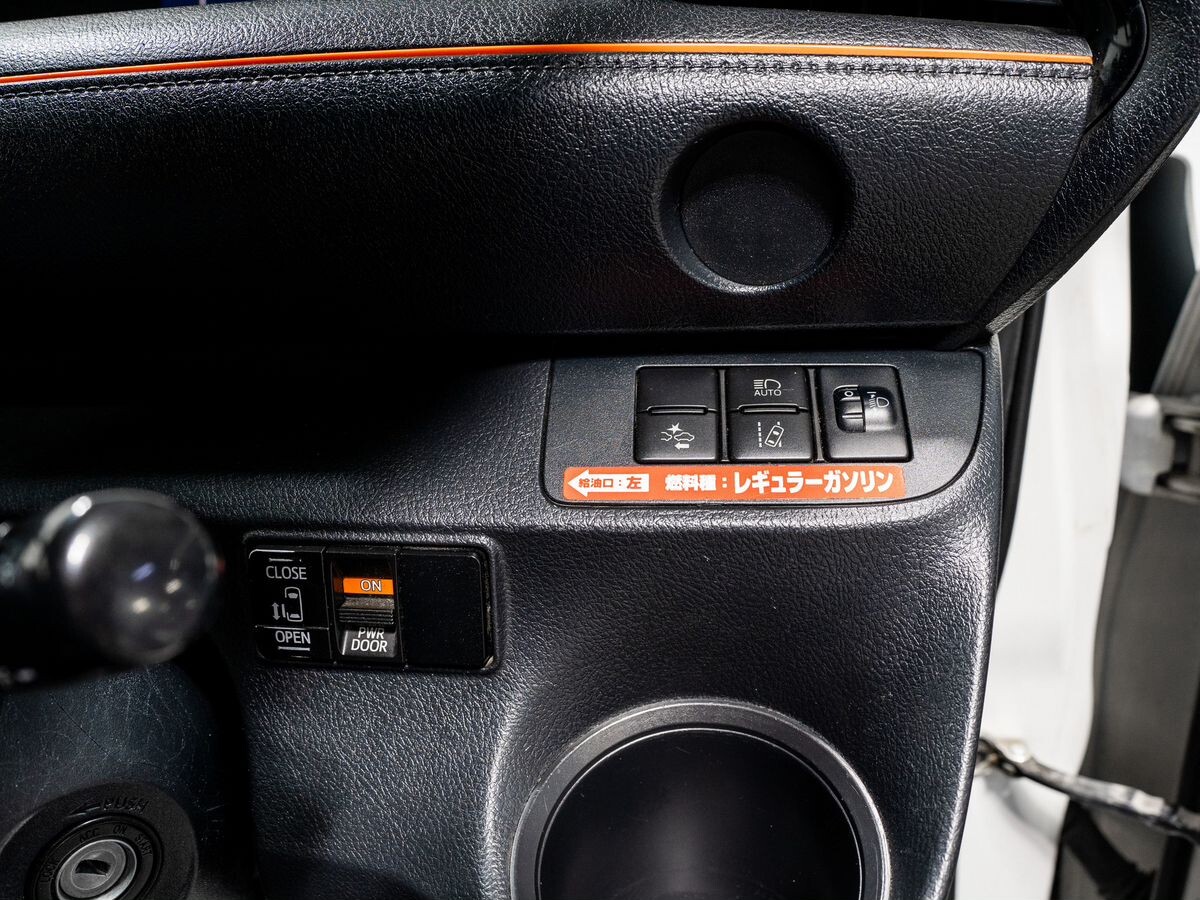 Toyota Sienta 2020 - фото автомобиля