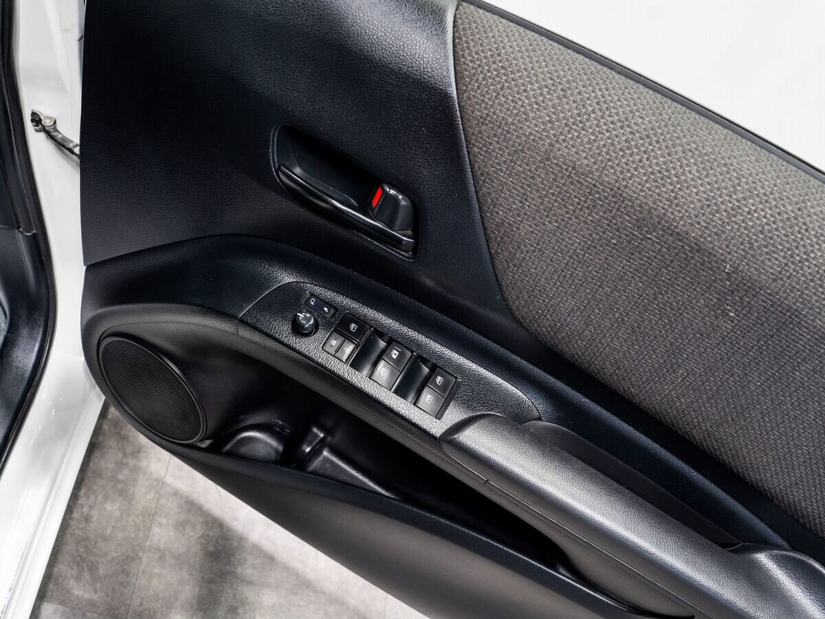 Toyota Sienta 2020 - фото автомобиля