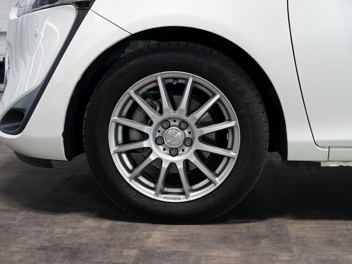 Toyota Sienta 2020 - фото автомобиля