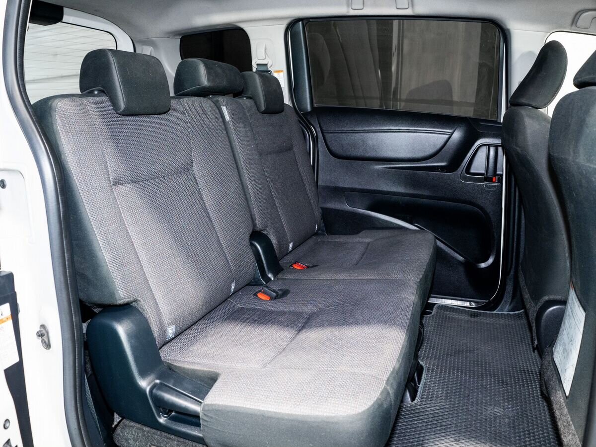 Toyota Sienta 2020 - фото автомобиля