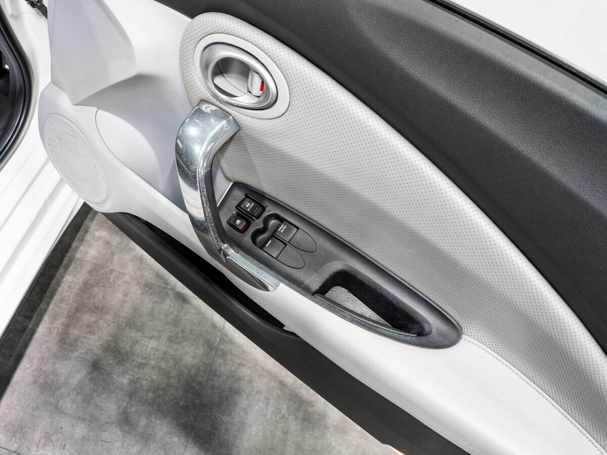 Honda CR-Z 2010 - фото автомобиля