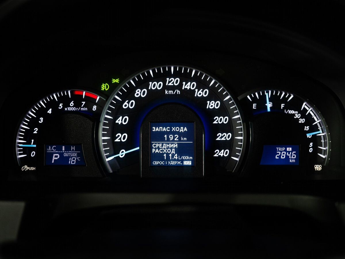 Toyota Camry 2012 - фото автомобиля