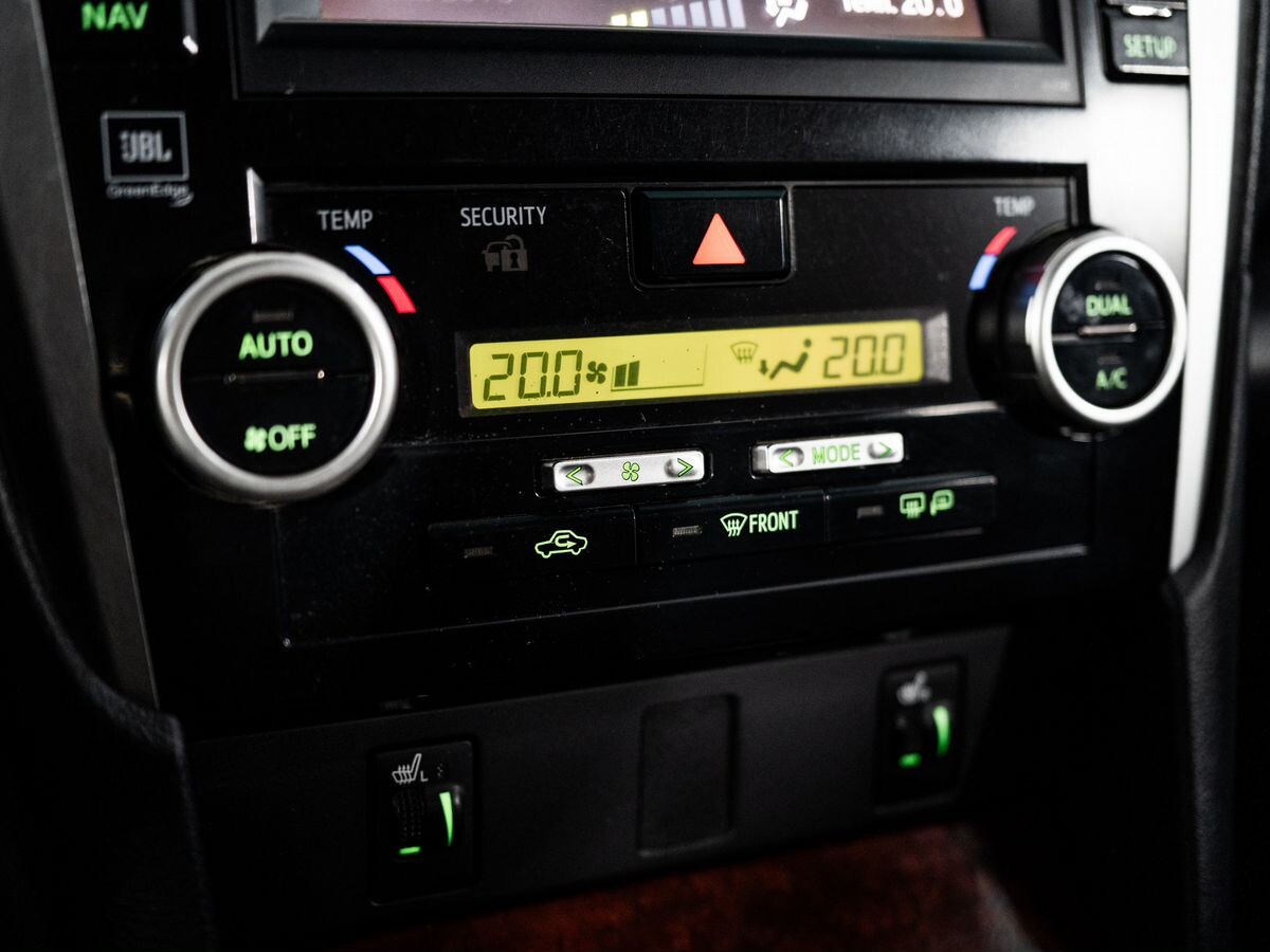 Toyota Camry 2012 - фото автомобиля