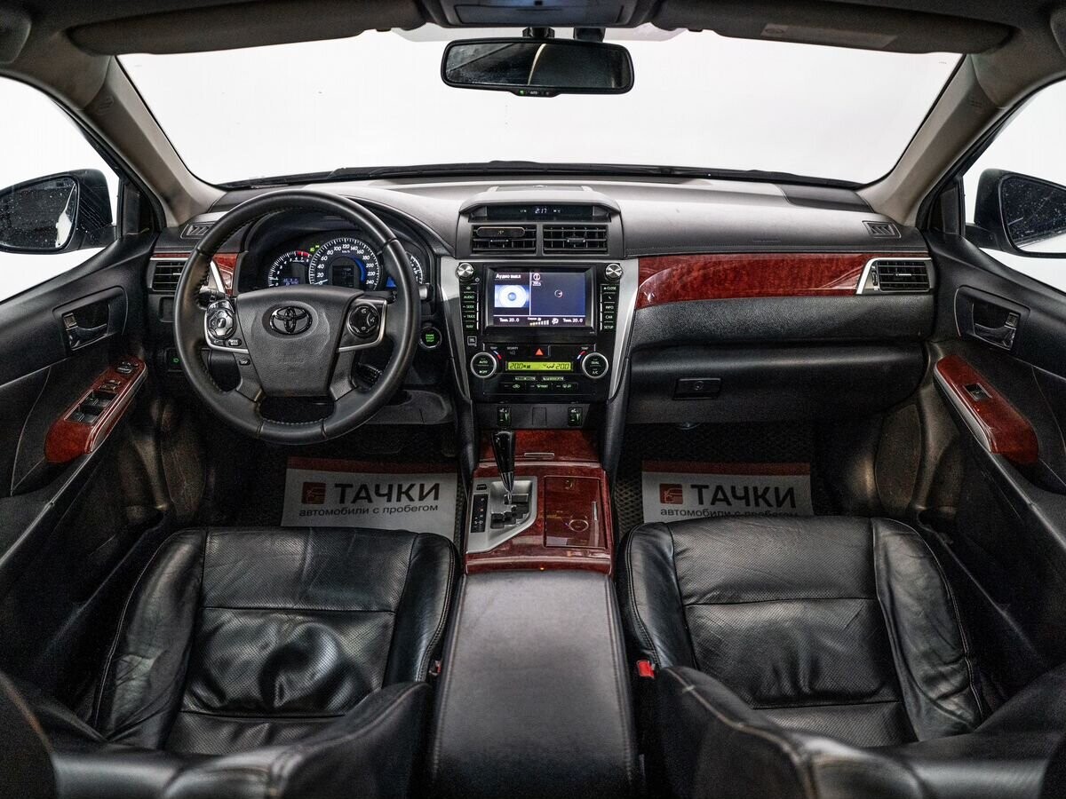 Toyota Camry 2012 - фото автомобиля
