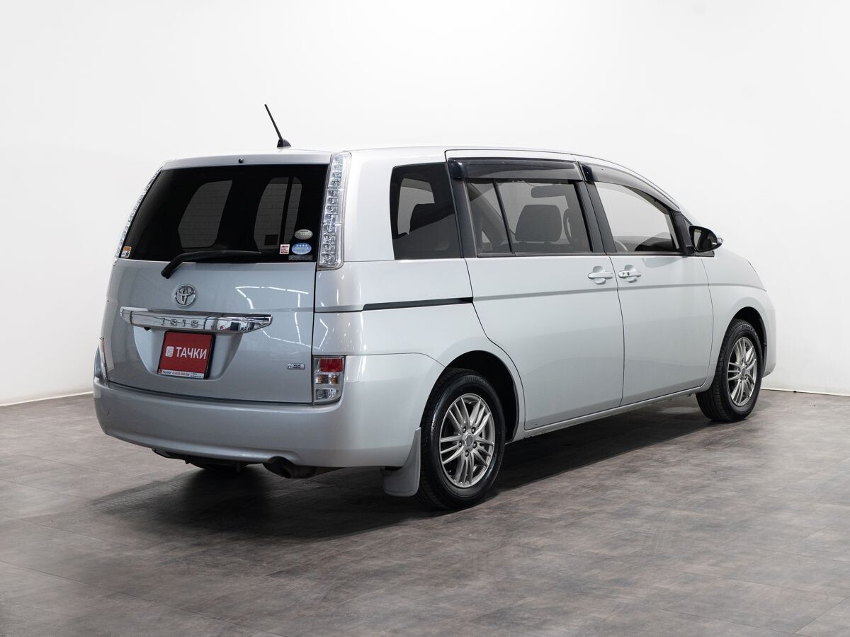 Toyota Isis 2014 - фото автомобиля