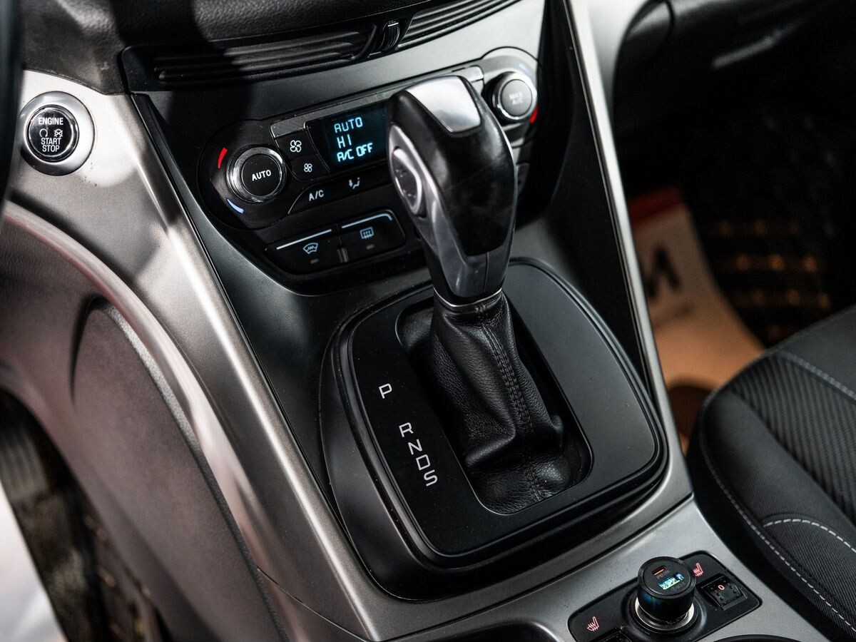 Ford Kuga 2016 - фото автомобиля