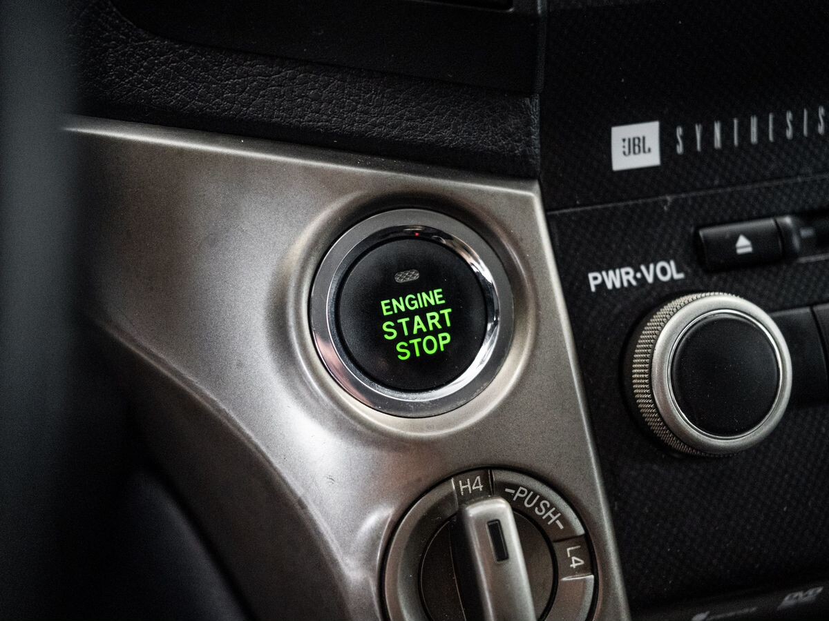Toyota Land Cruiser 2011 - фото автомобиля