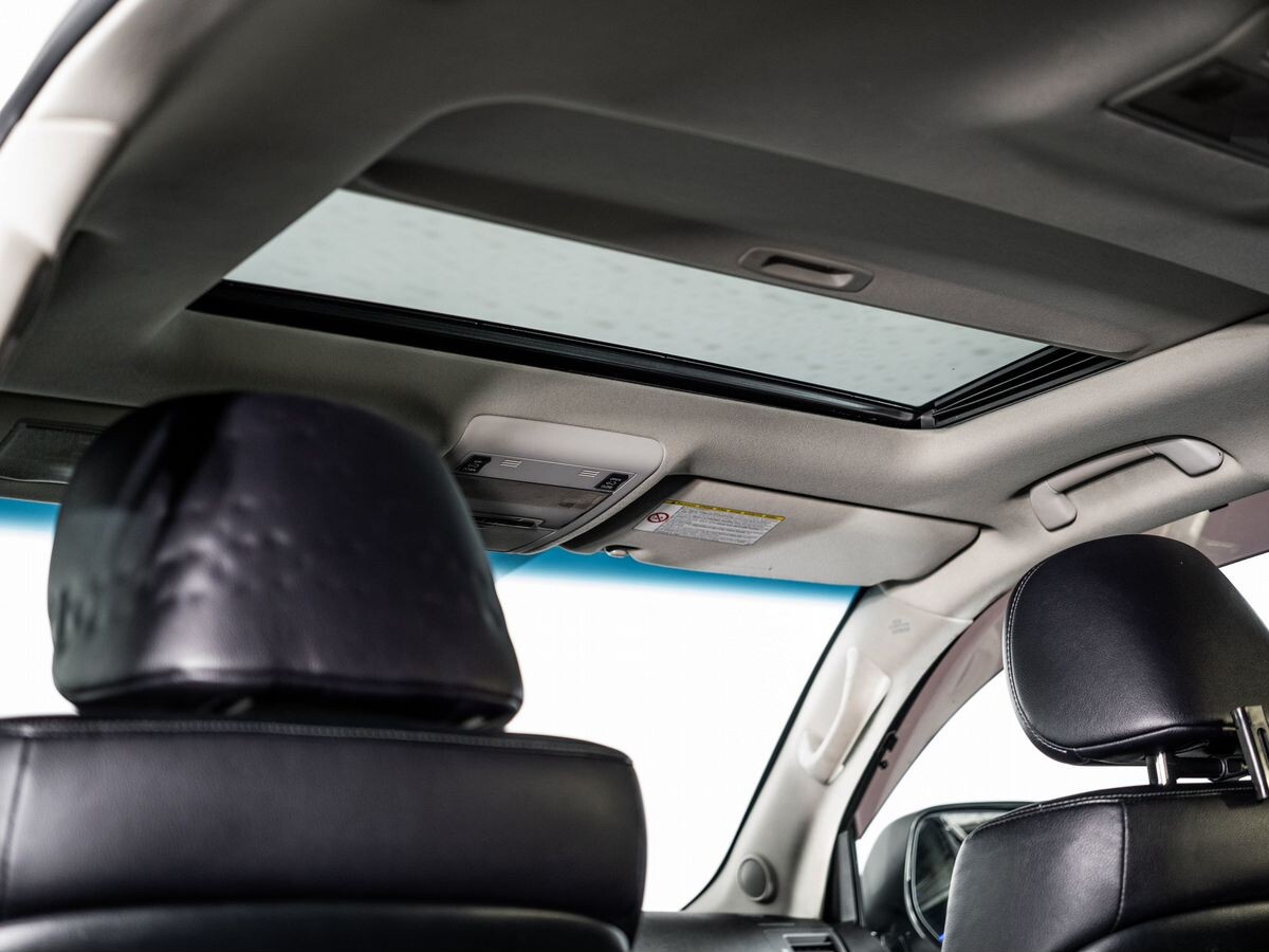 Toyota Land Cruiser 2011 - фото автомобиля