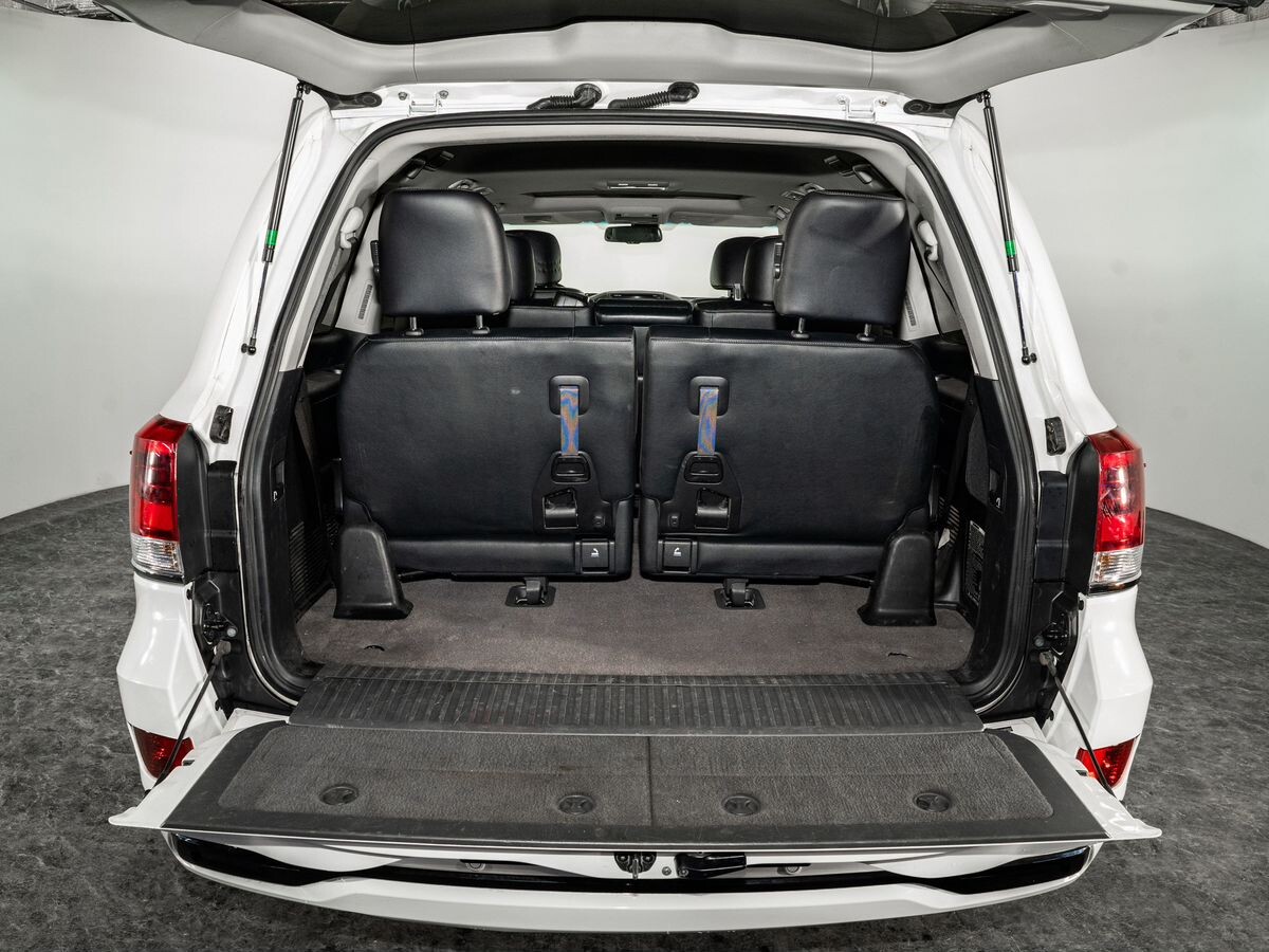 Toyota Land Cruiser 2011 - фото автомобиля