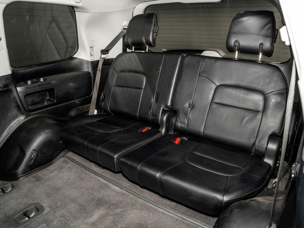 Toyota Land Cruiser 2011 - фото автомобиля