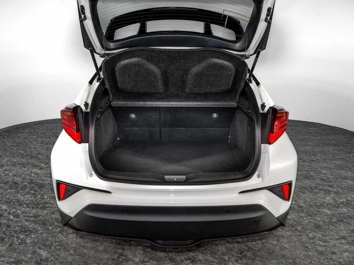 Toyota C-HR 2020 - фото автомобиля