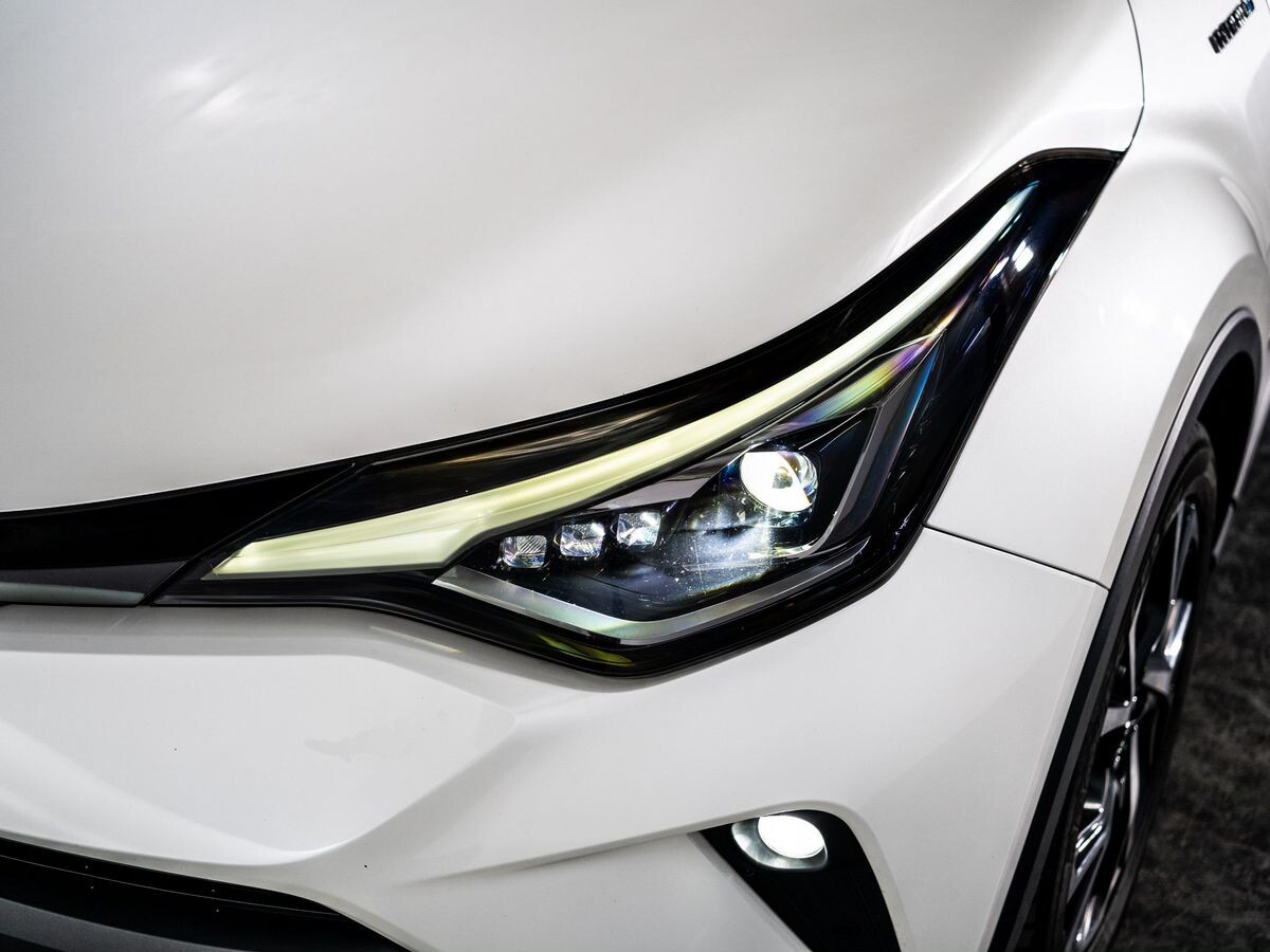 Toyota C-HR 2020 - фото автомобиля
