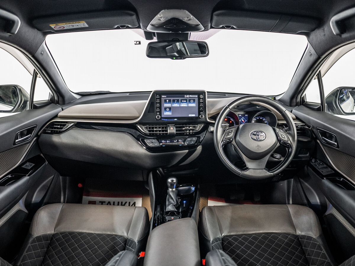 Toyota C-HR 2020 - фото автомобиля
