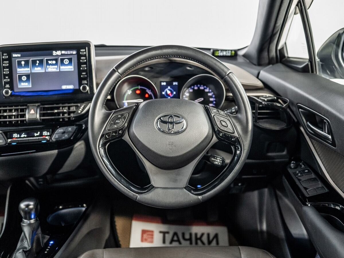 Toyota C-HR 2020 - фото автомобиля