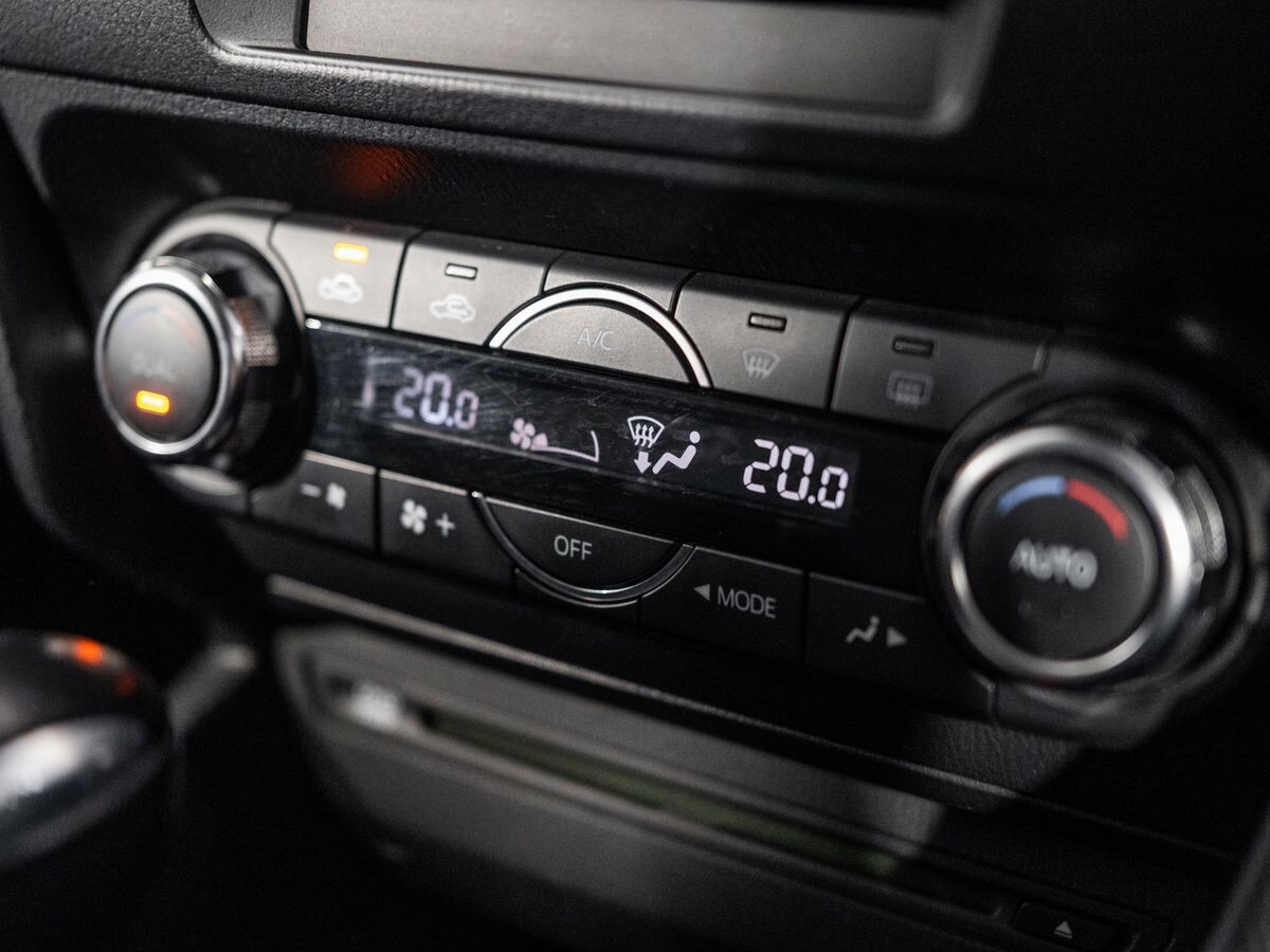 Mazda Axela 2014 - фото автомобиля
