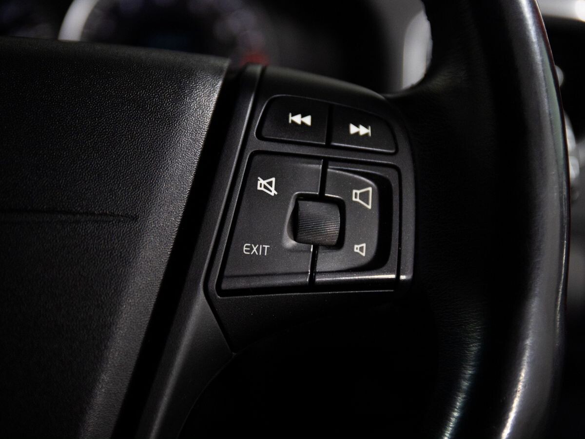Volvo V60 2011 - фото автомобиля
