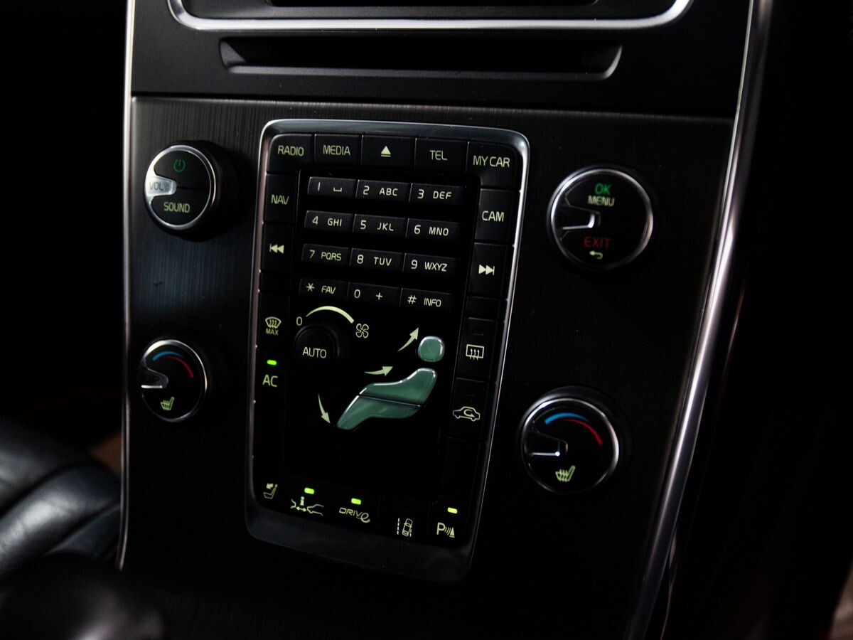 Volvo V60 2011 - фото автомобиля