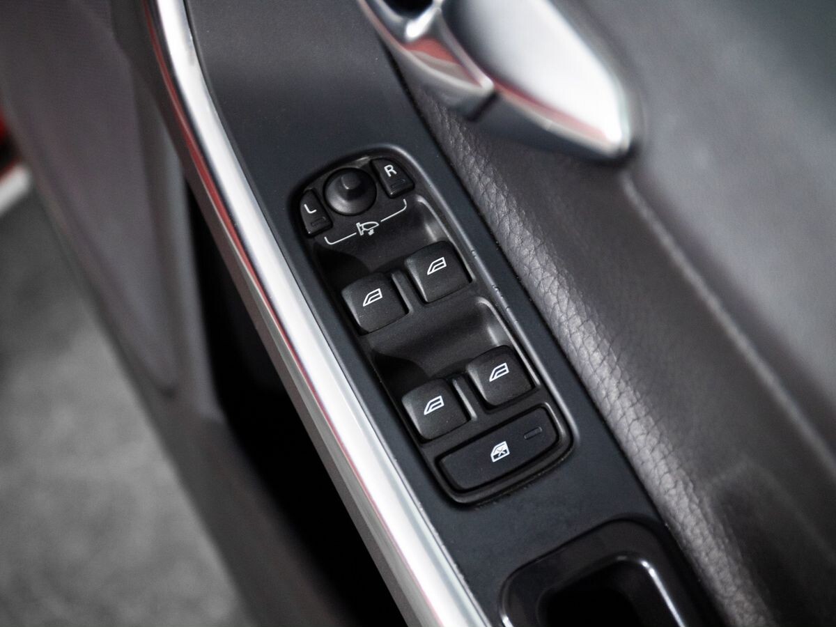 Volvo V60 2011 - фото автомобиля