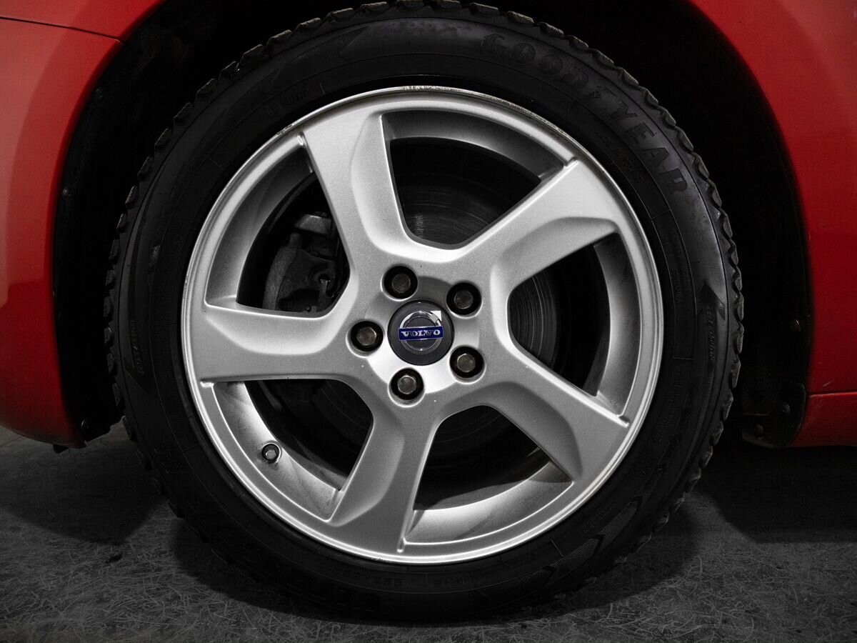Volvo V60 2011 - фото автомобиля