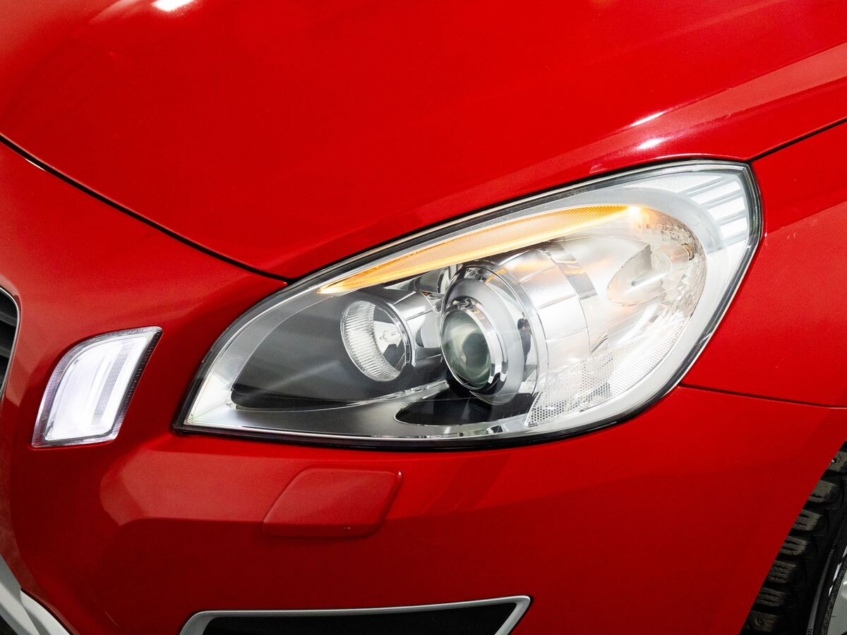 Volvo V60 2011 - фото автомобиля