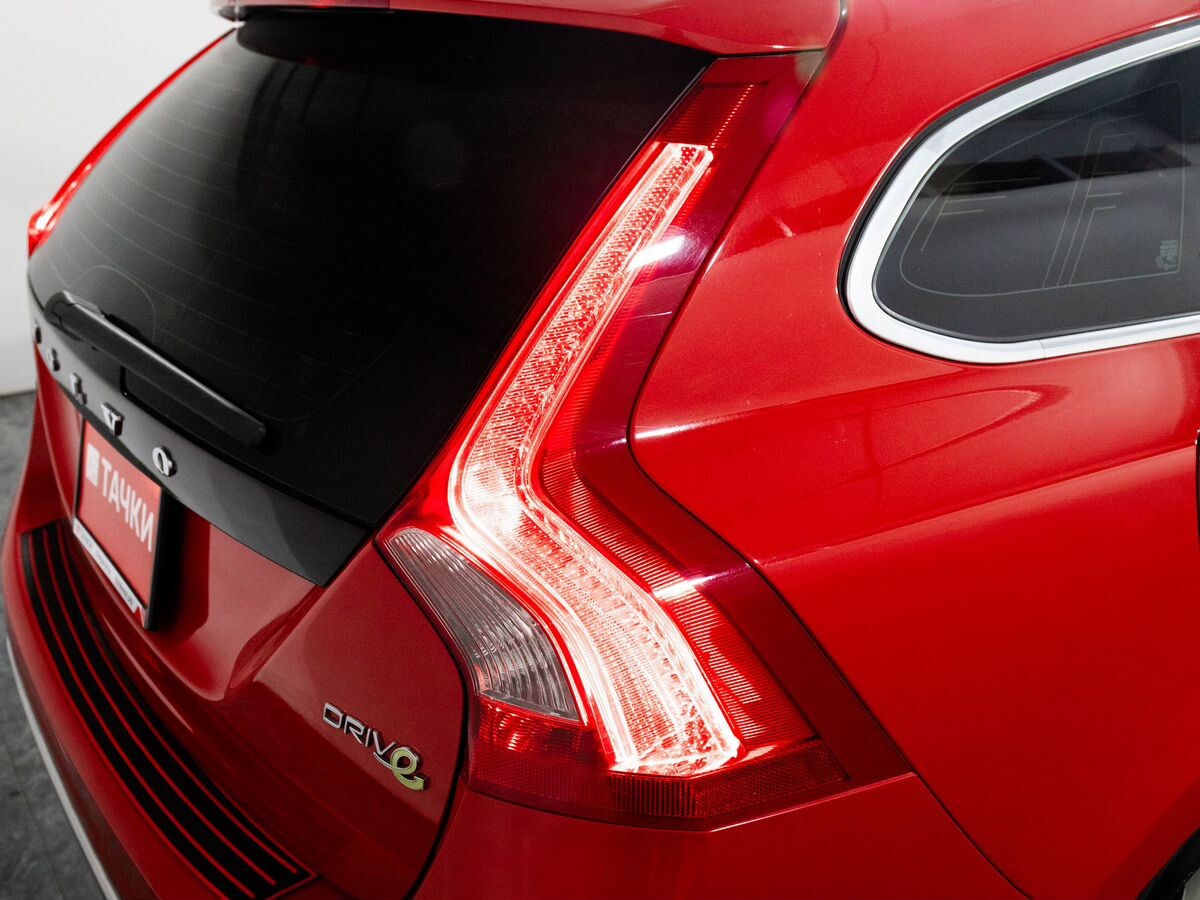 Volvo V60 2011 - фото автомобиля