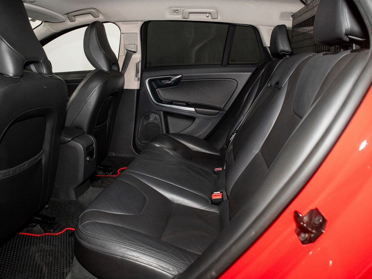 Volvo V60 2011 - фото автомобиля