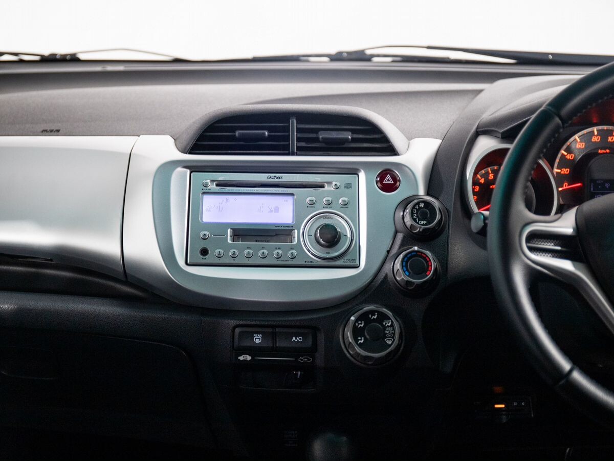 Honda Fit 2010 - фото автомобиля