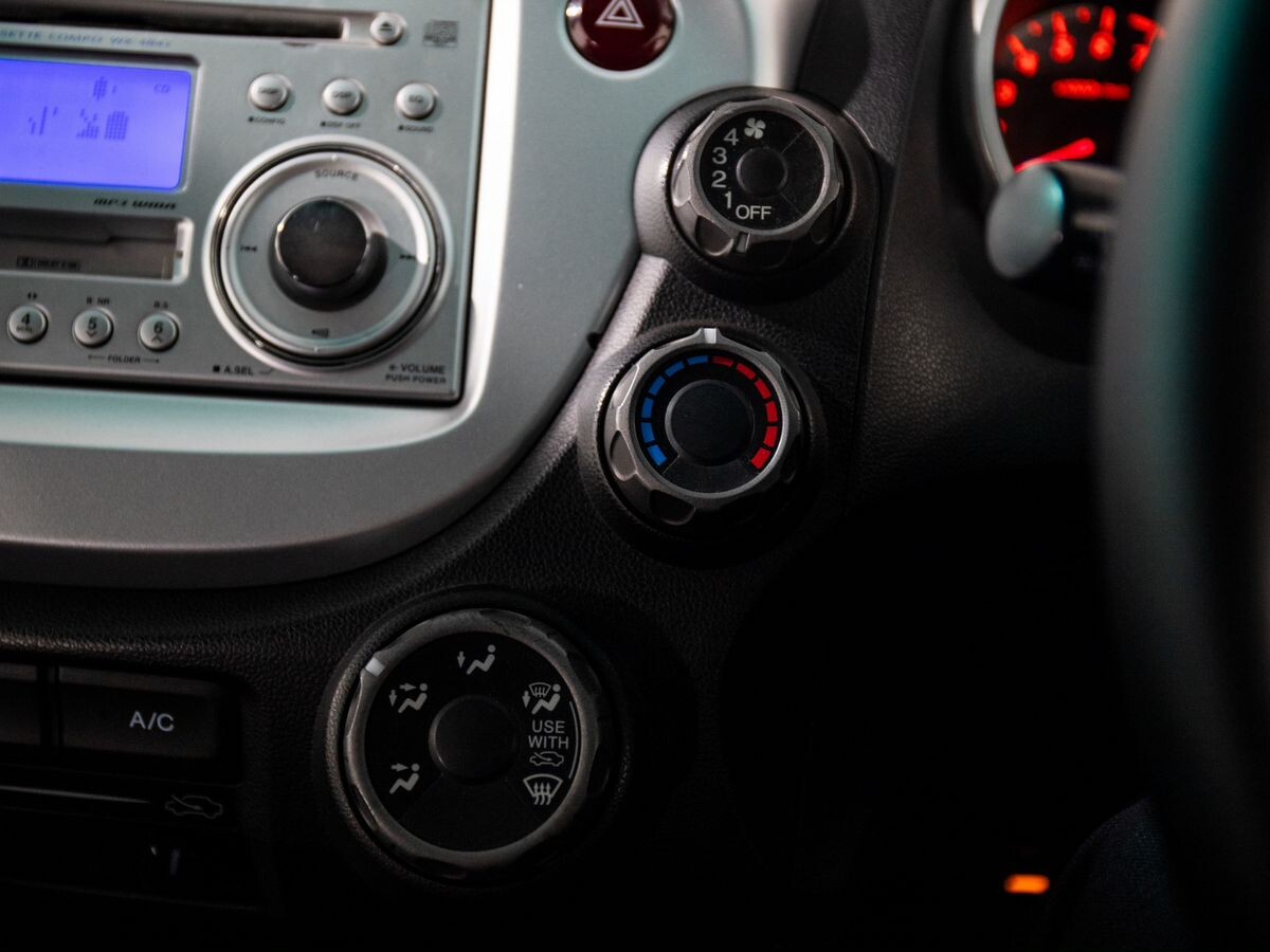 Honda Fit 2010 - фото автомобиля