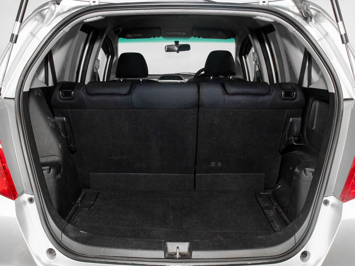 Honda Fit 2010 - фото автомобиля