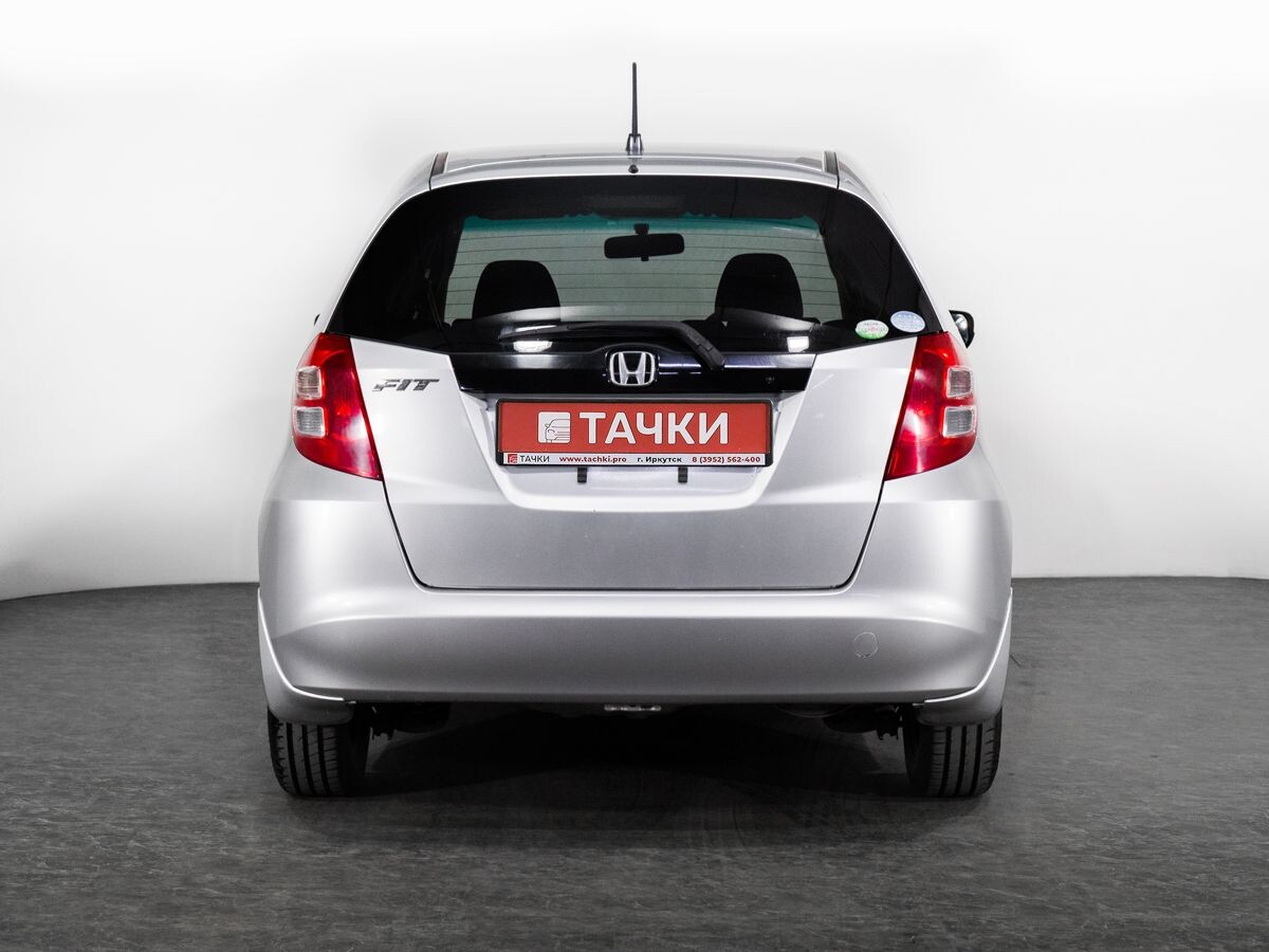 Honda Fit 2010 - фото автомобиля