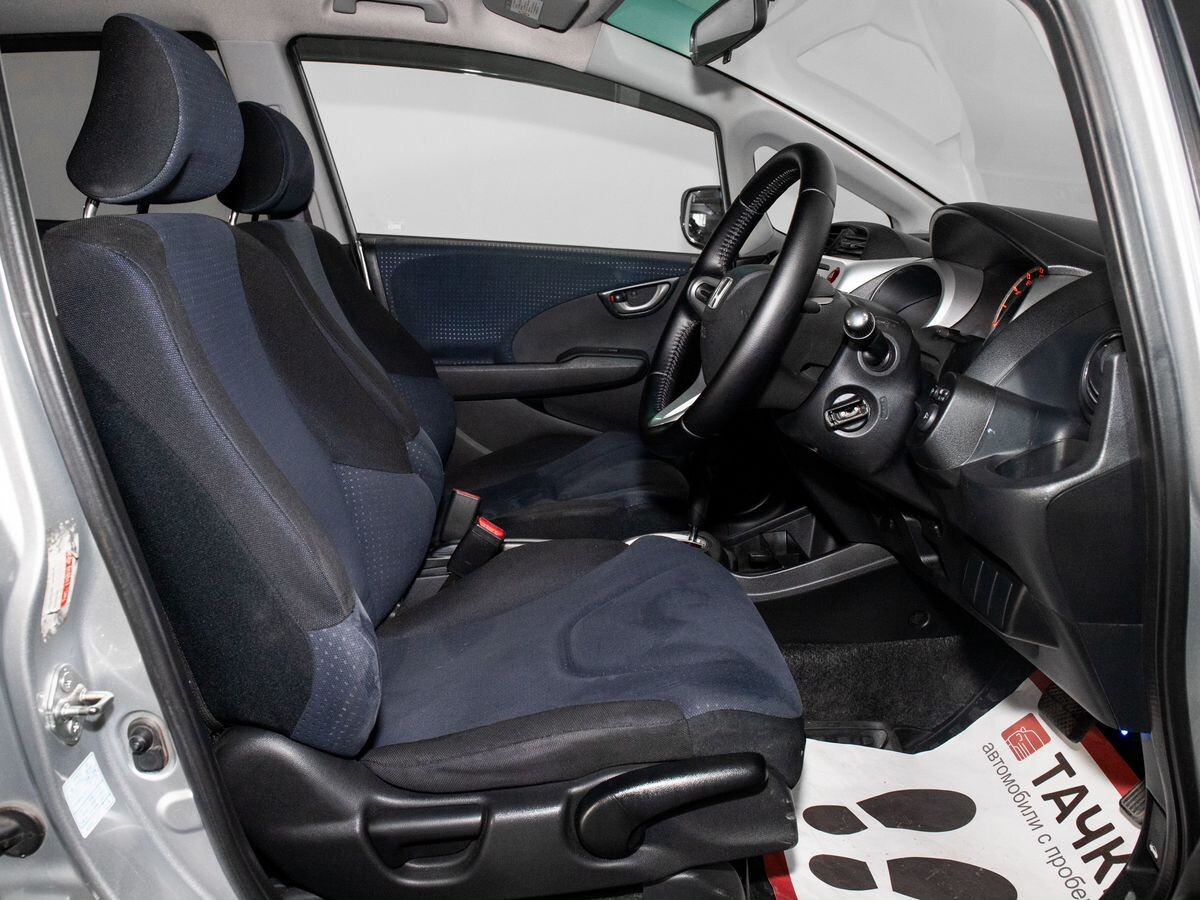 Honda Fit 2010 - фото автомобиля