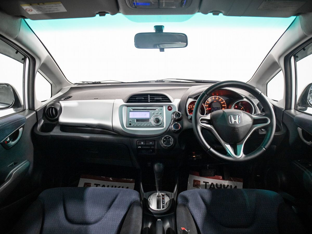 Honda Fit 2010 - фото автомобиля