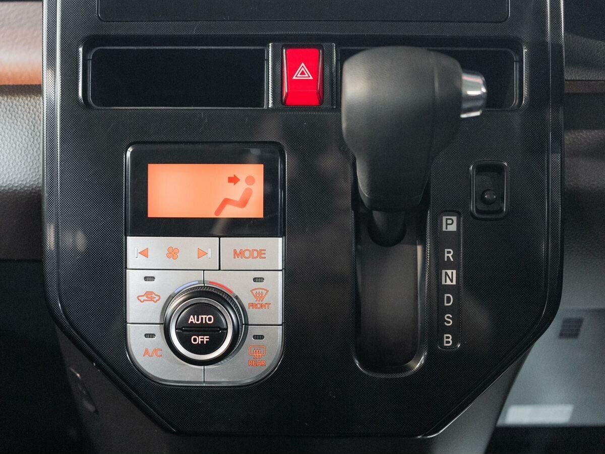 Toyota Roomy 2016 - фото автомобиля
