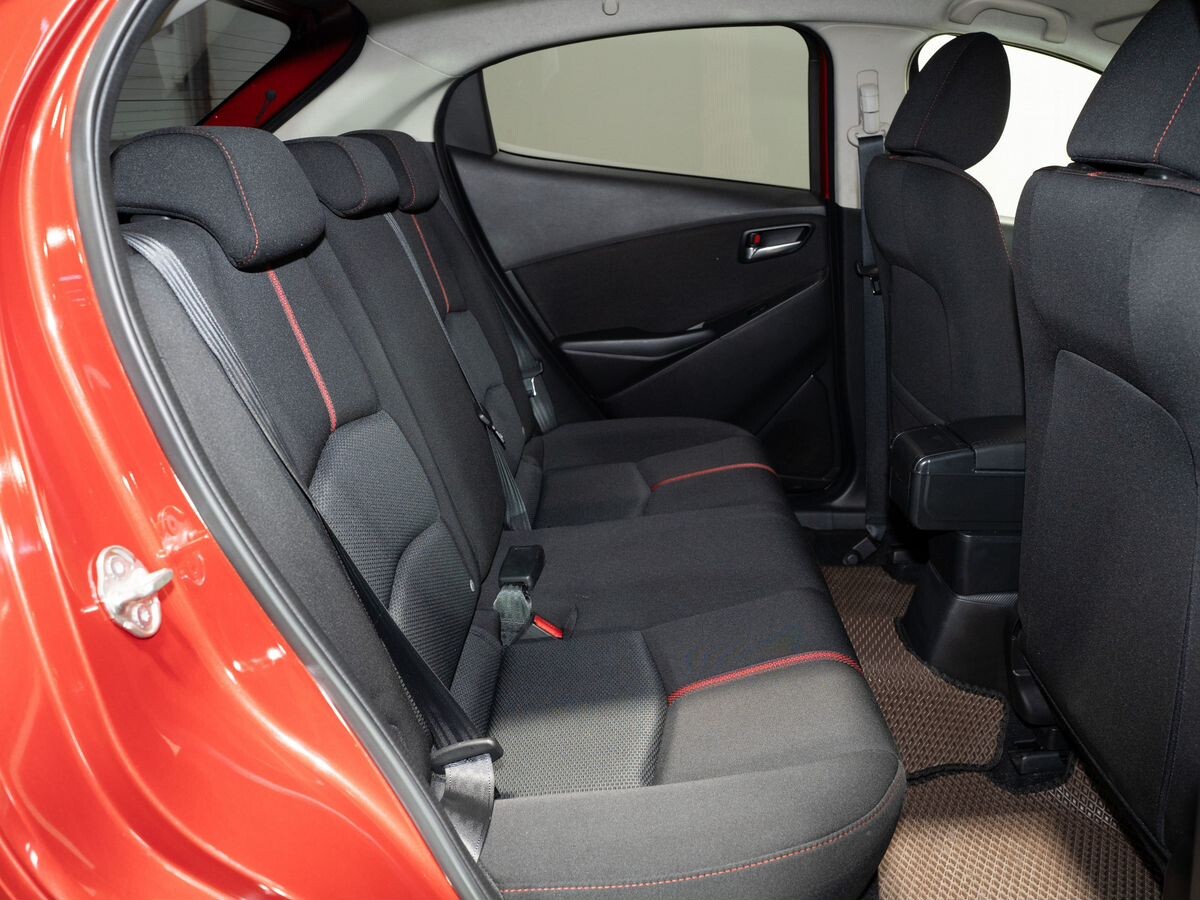 Mazda Demio 2016 - фото автомобиля