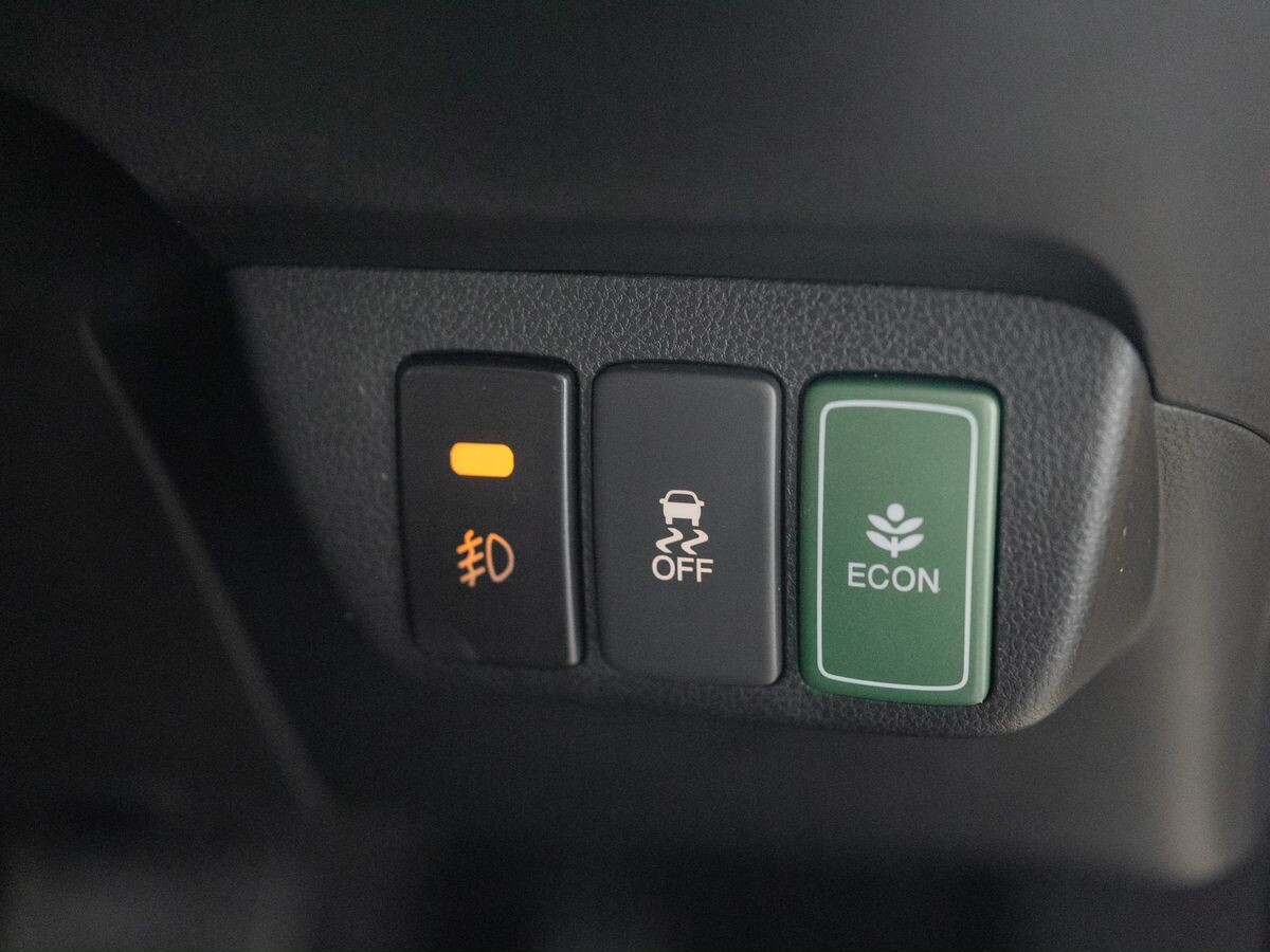 Honda Fit Shuttle 2012 - фото автомобиля
