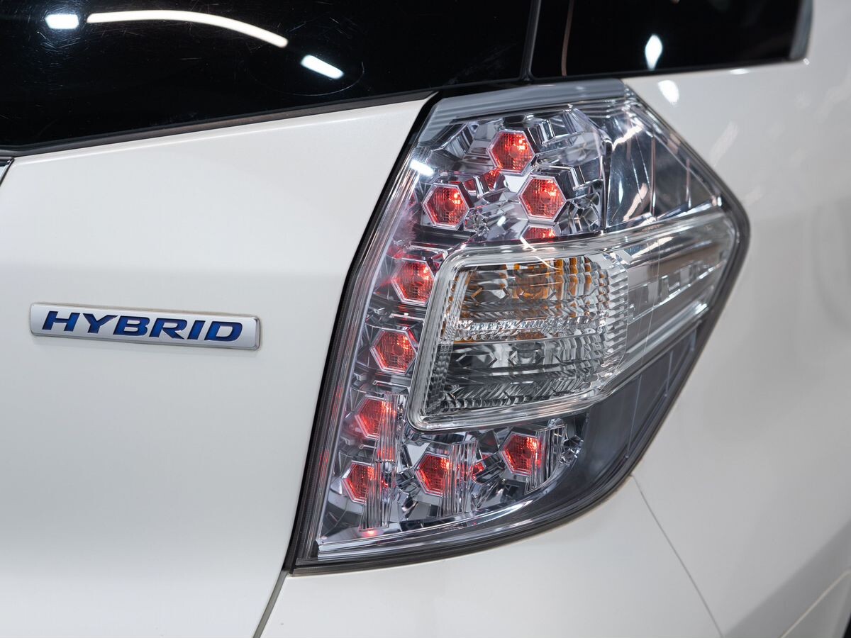 Honda Fit Shuttle 2012 - фото автомобиля
