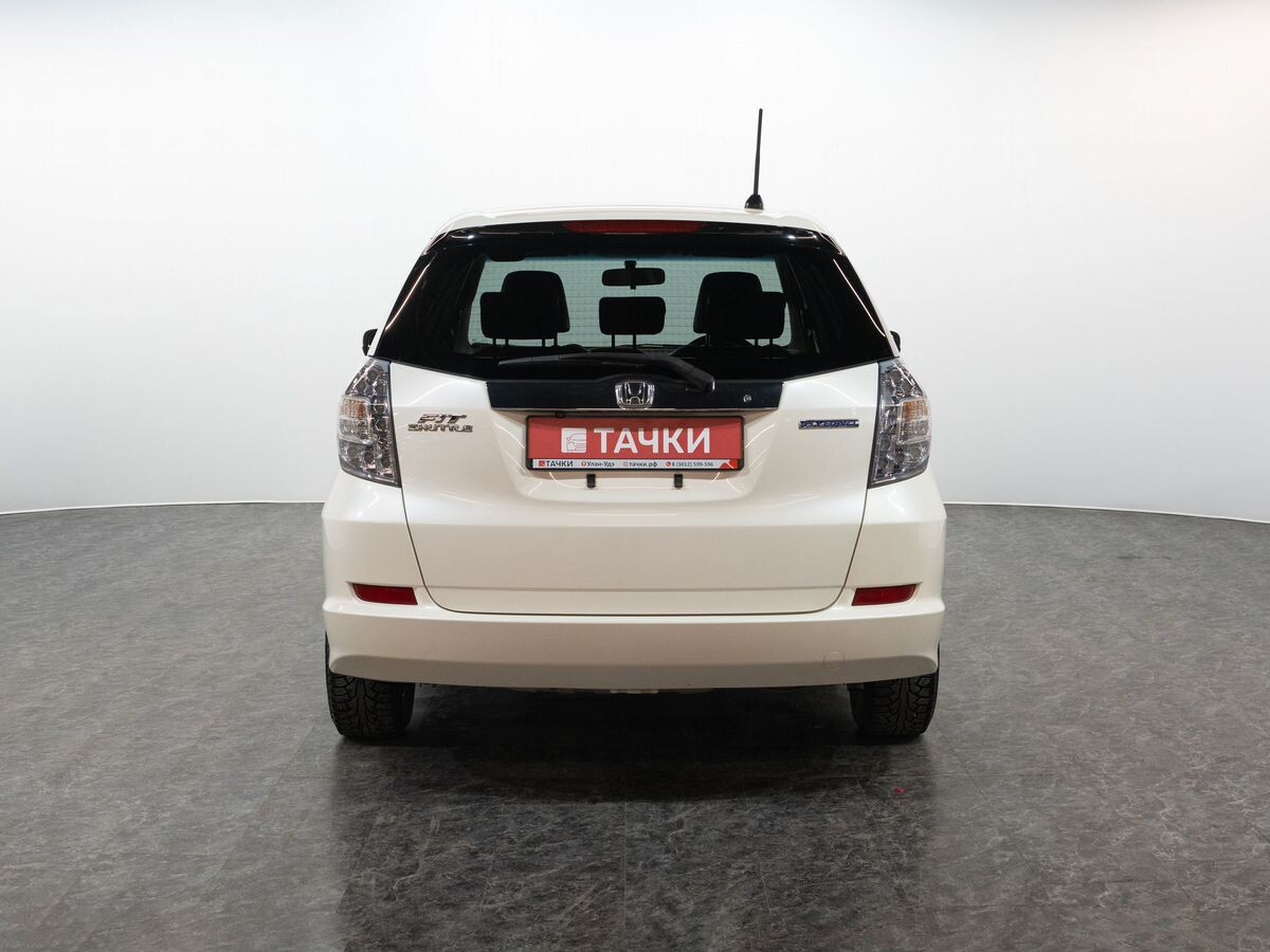 Honda Fit Shuttle 2012 - фото автомобиля
