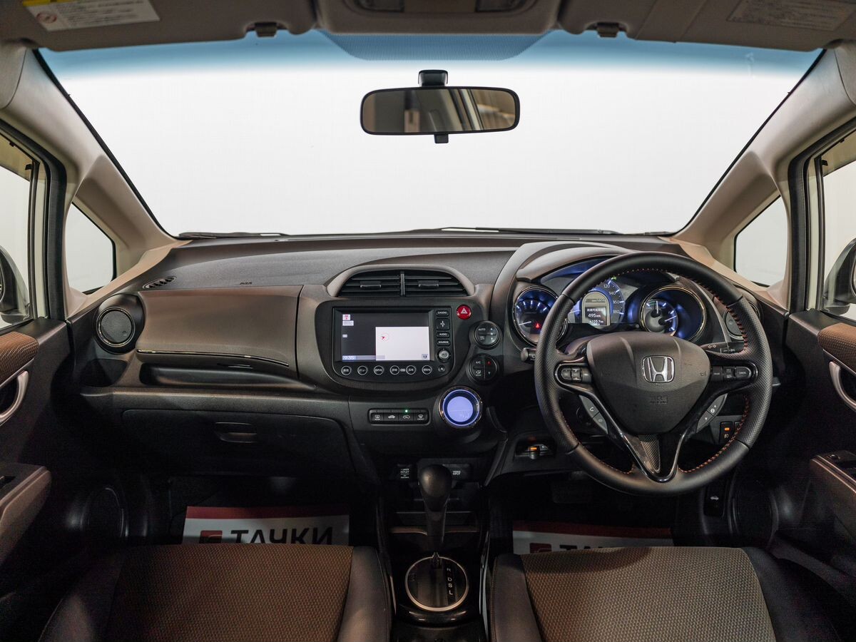Honda Fit Shuttle 2012 - фото автомобиля