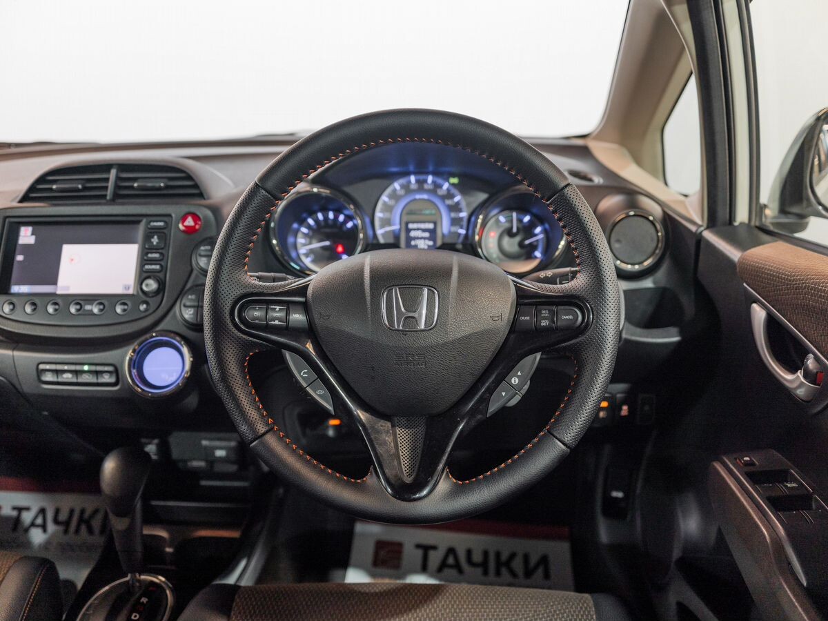 Honda Fit Shuttle 2012 - фото автомобиля