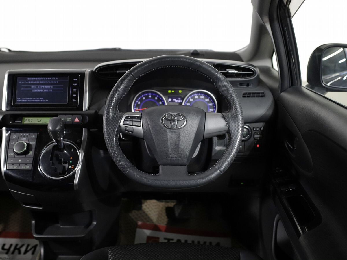 Toyota Wish 2015 - фото автомобиля