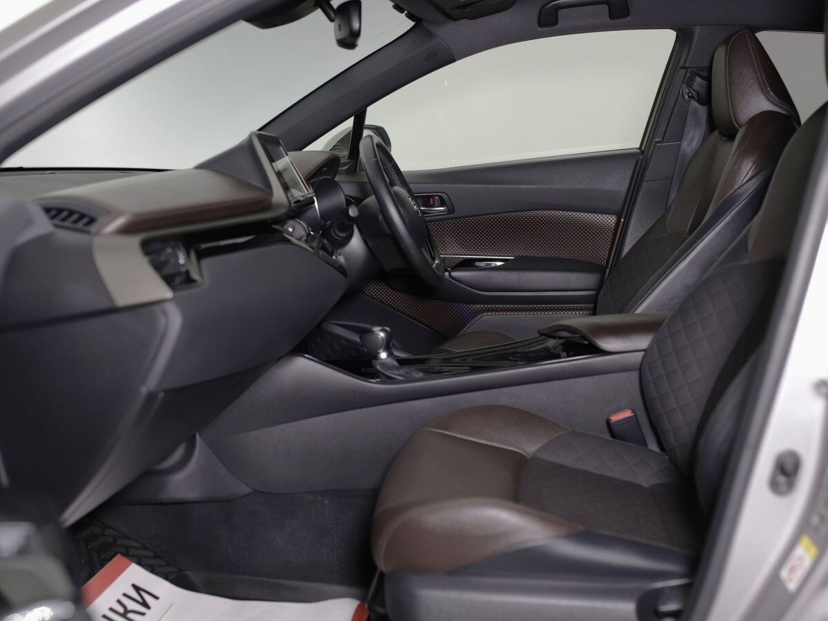 Toyota C-HR 2016 - фото автомобиля