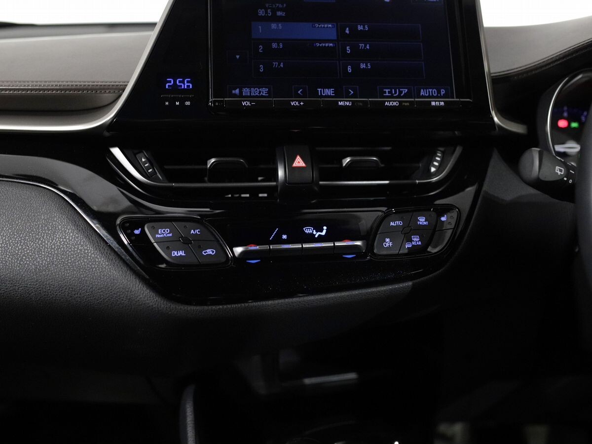 Toyota C-HR 2016 - фото автомобиля