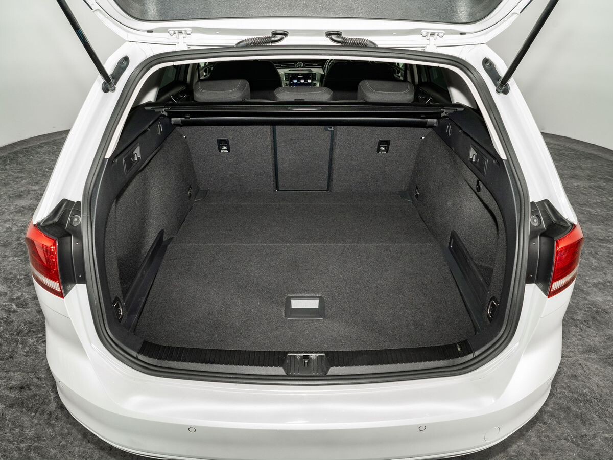 Volkswagen Passat 2015 - фото автомобиля