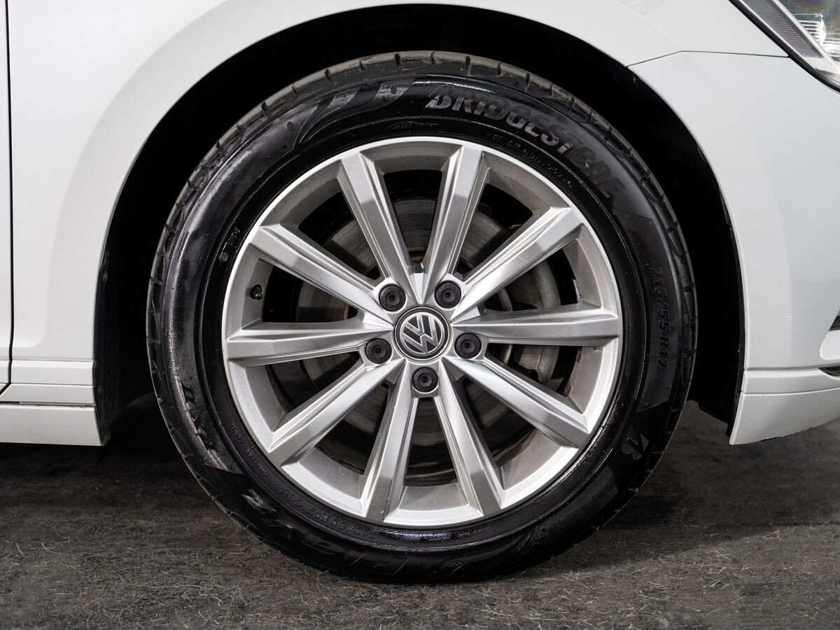 Volkswagen Passat 2015 - фото автомобиля