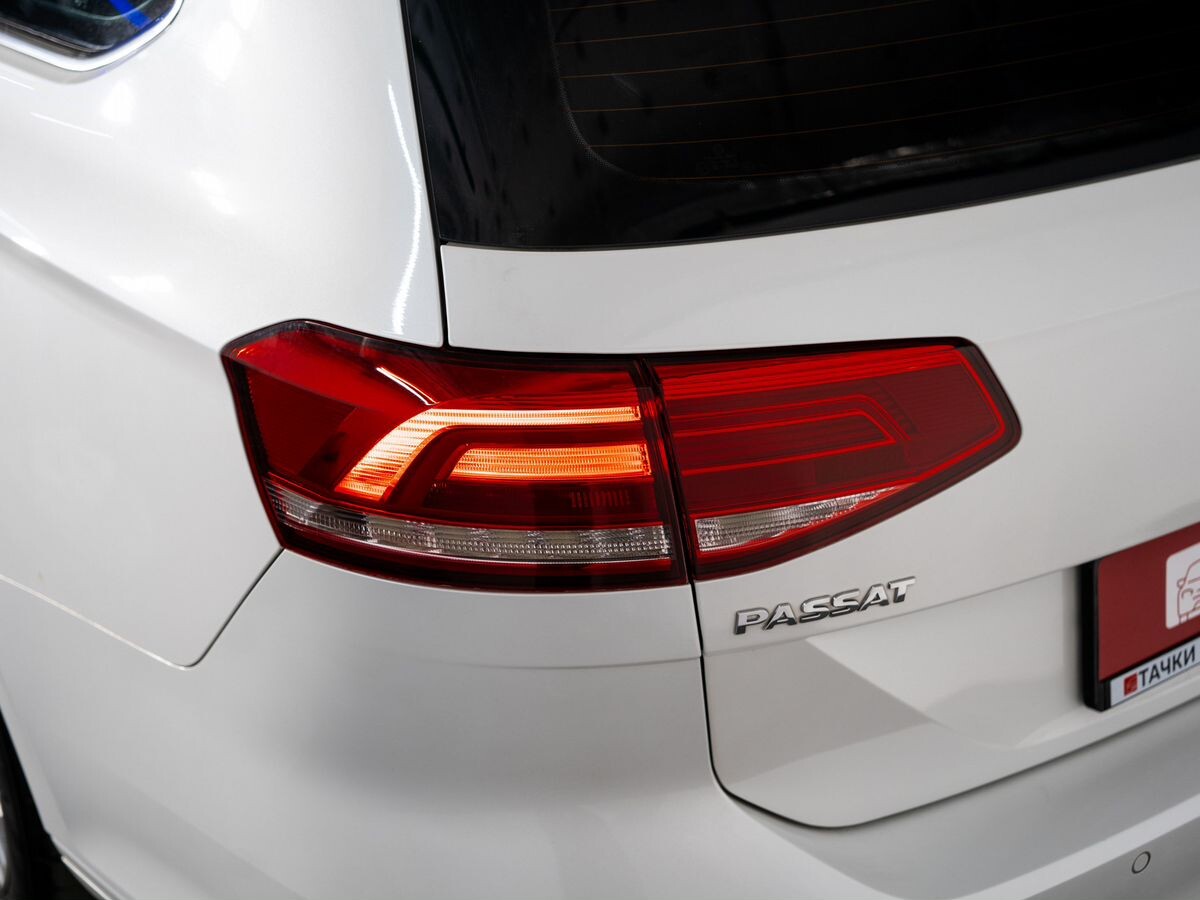 Volkswagen Passat 2015 - фото автомобиля