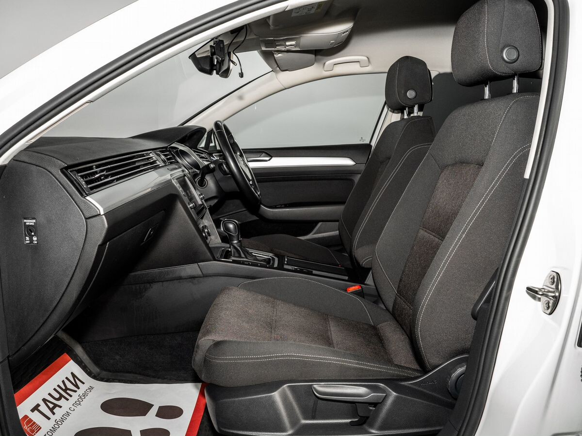Volkswagen Passat 2015 - фото автомобиля